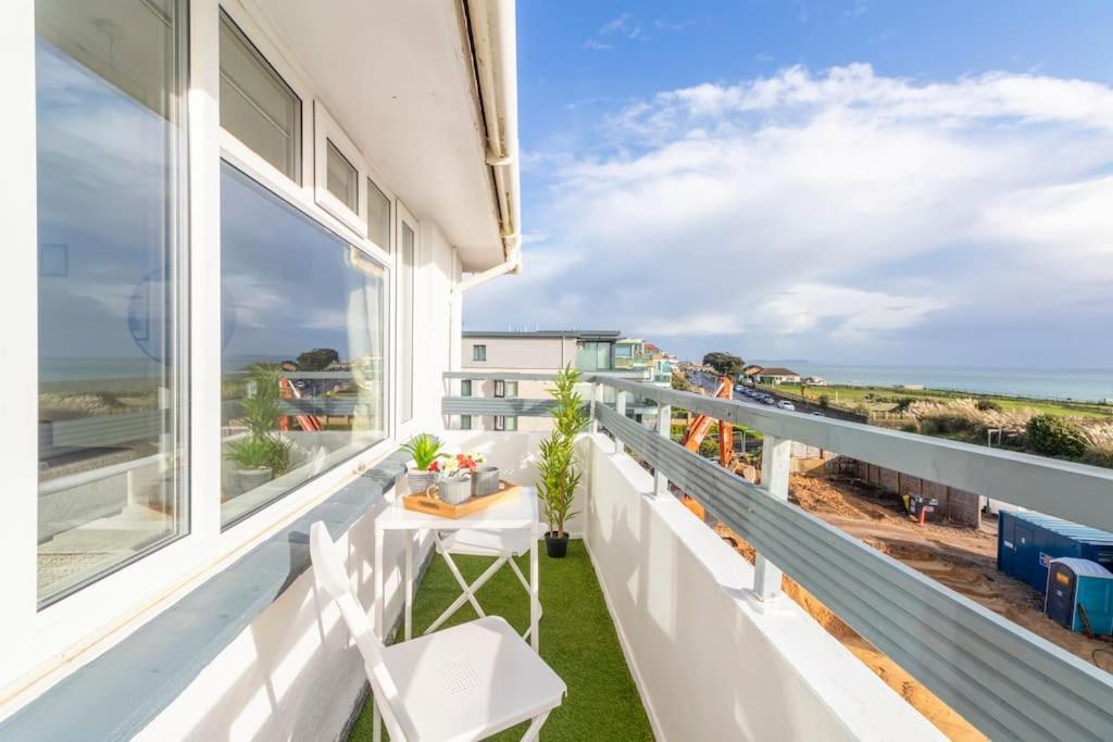 Apartment Breath Taking Sea View 2 Bedroom Sleeps 6- Parking *