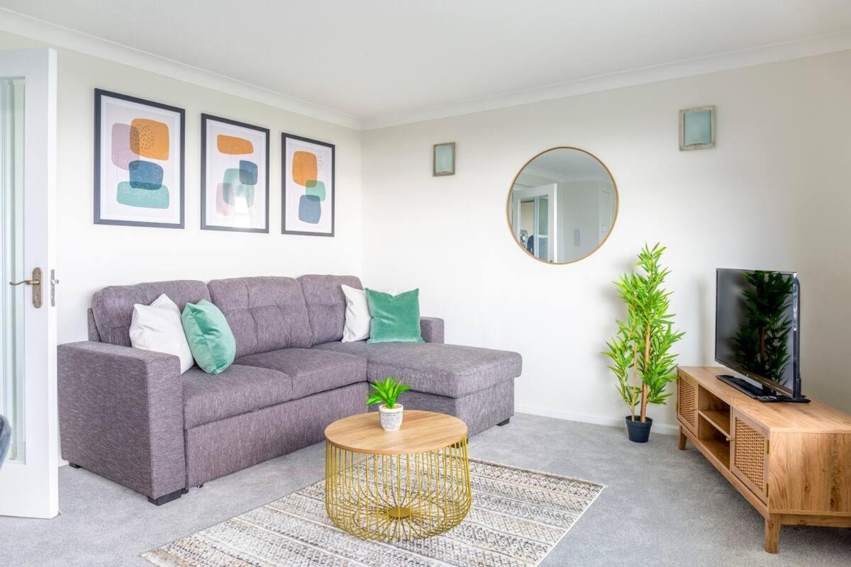 Breath Taking Sea View 2 Bedroom Sleeps 6- Parking Bournemouth